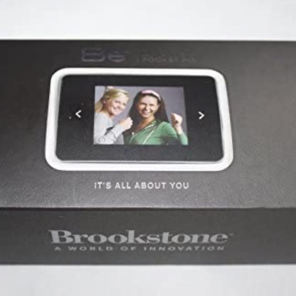 Brookstone Store Be Digital Pocket Pix, New‎ in Box